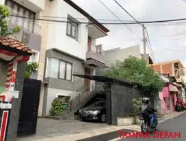 Rumah 3 Lantai Minimalis Modern Dekat Gasibu dan Gedung Sate Bandung