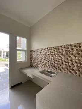 RUMAH 2 LANTAI DEKAT MUSEUM ANGKUT KOTA BATU
