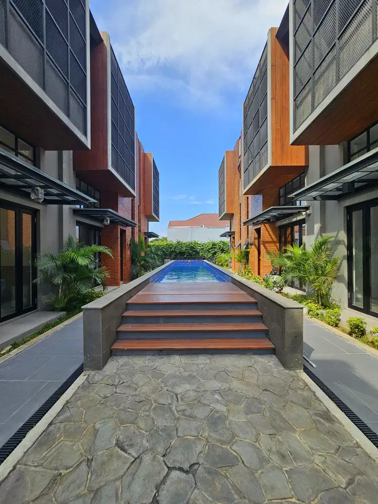 JARANG ADA! Rumah kemang Selatan. Nuansa Resort, Pool - Furnish Baru