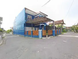 Rumah Luas Posisi HOOK + BONUS Kos Kosan 10 Kamar dekat Jl. Raya Tajem