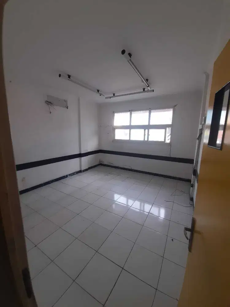 Ruko Gandeng di Canadian Broadway Kota Wisata Cileungsi S181