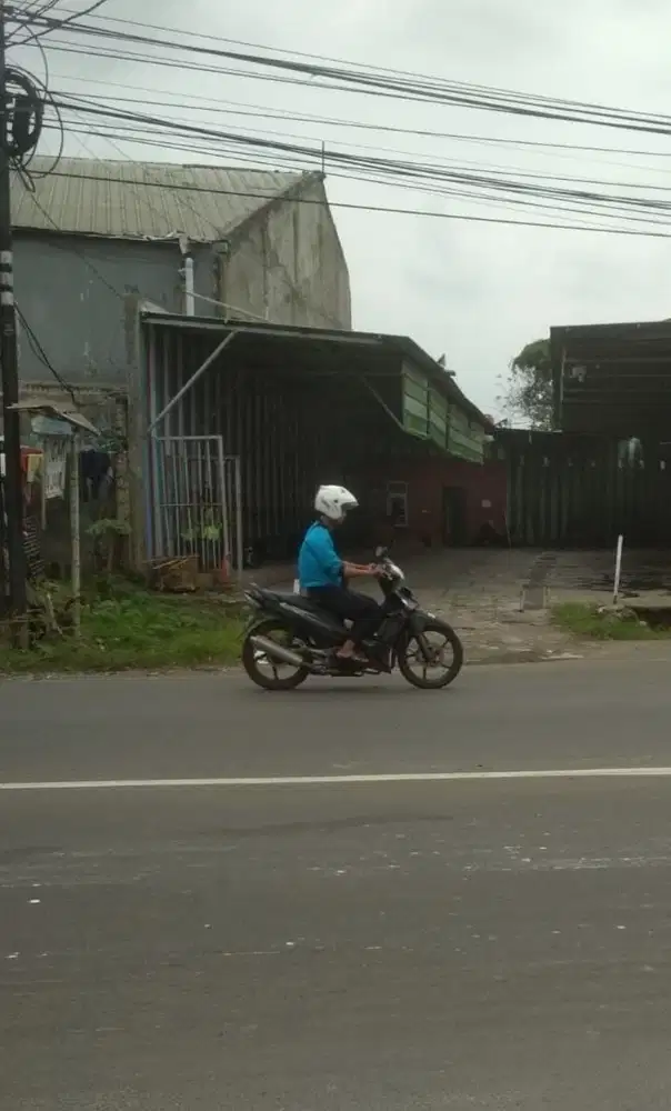 Hasyim Ashari di PINGGIR JALAN RAYA, Kecamatan Cipondoh,Kota Tangerang