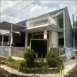 Rumah lantai 2 minimalis dijual butuh ful furnish