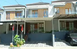 Sewa Rumah Bulanan 5 Kamar Komplek Ubud Village Sariwangi Bandung