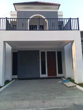 Rumah mewah 2 lantai jaten pedurungan kota semarang