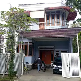 Dijual Rumah Mewah 2 Lantai di Komplek Elite BELKA Residence