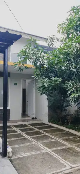 Rumah Strategis 15 Menit ke RSU Hermina Serpong 1 Lt Siap Huni J-37350