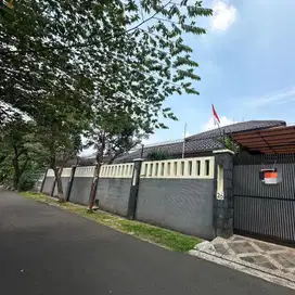 disewakan rumah semi furnish dkt mall senayan city jaksel