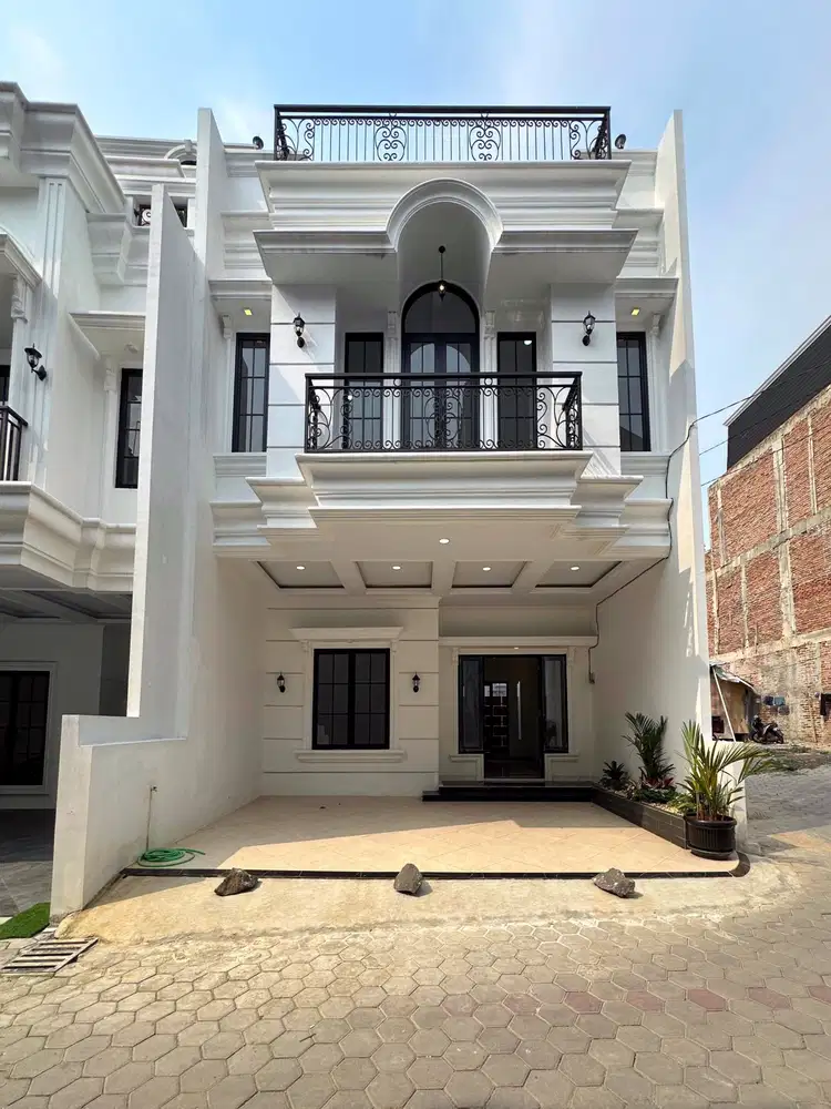 RUMAH BARU MEWAH DALAM TOWNHOUSE DI JAGAKARSA