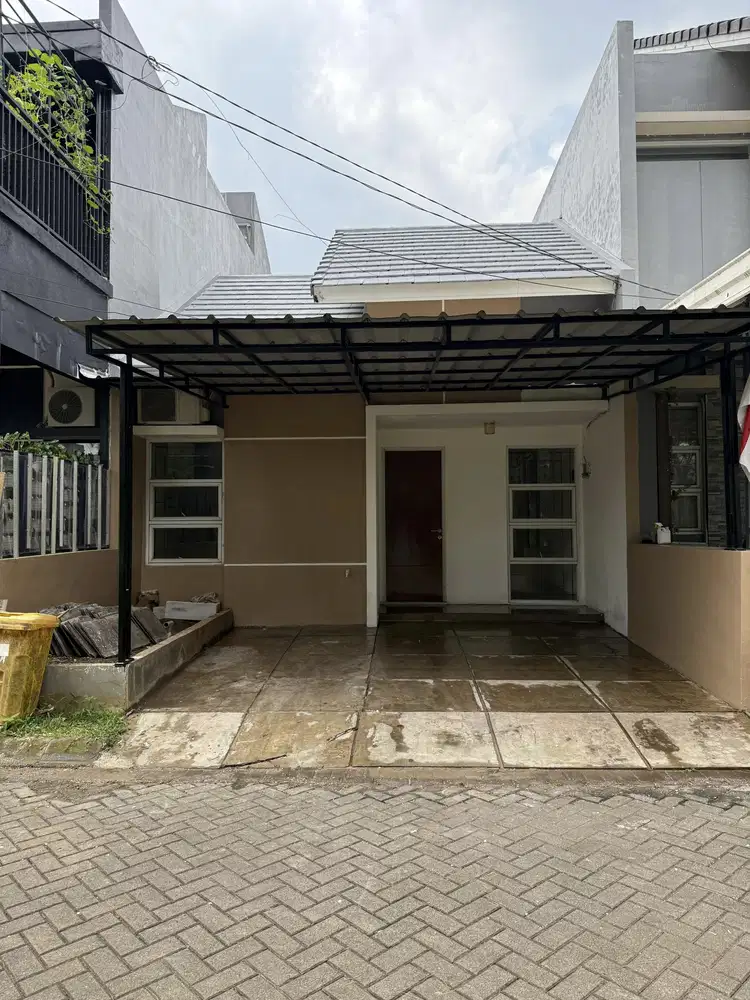 RUMAH DlDIKONTRAKKAN JATIRANGGON DEKAT LABSCHOOL