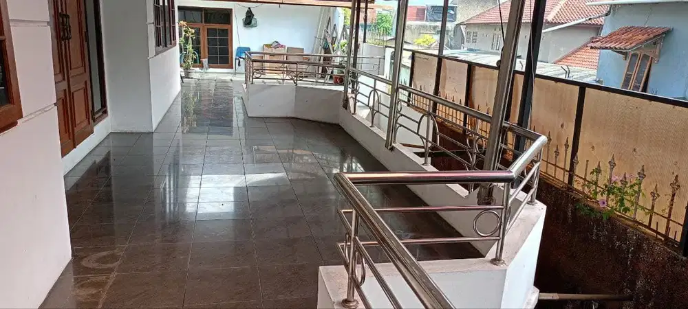 Rumah Arcamanik luas cluster dijual cepat murah