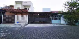 Disewakan rumah rapi bersih siap huni di komplek bebas banjir jakbar