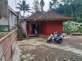 Dijual lahan + villa pinggir jalan