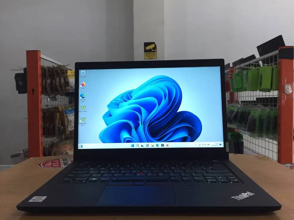 Lenovo ThinkPad P14S Core i7Gen10 Ram 16GB SSD 256GB Nvidia 2GB Touch