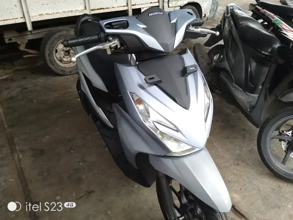 Beat deluxe 2025 km baru 2000