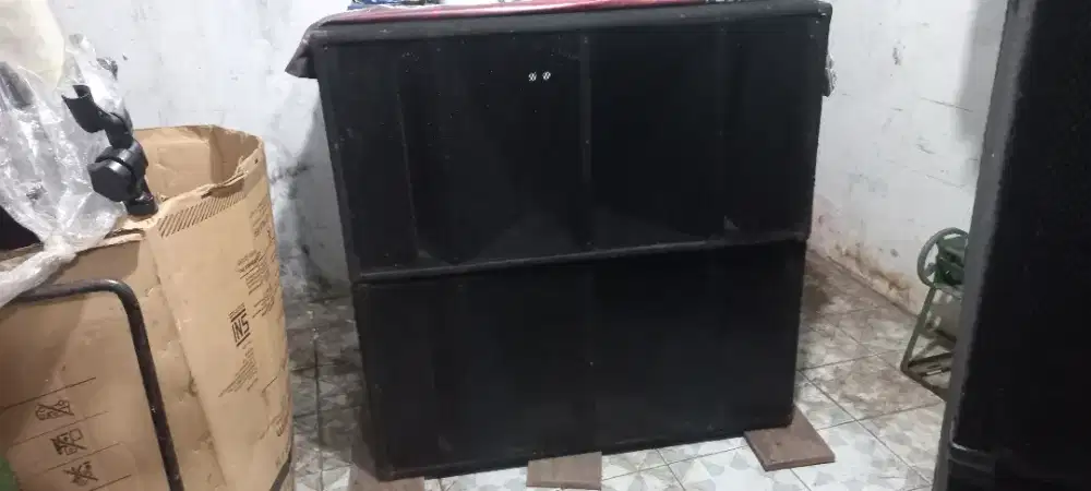 Dijual Kotak speaker 218 model d&b audioteknik