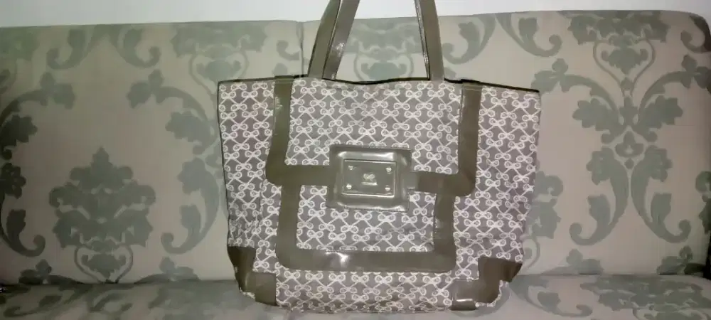 Dijual tas anyahindmark ORI second limited edition