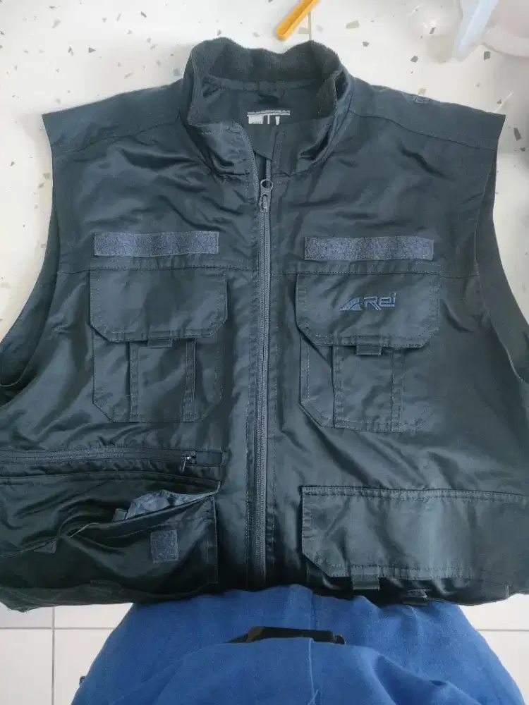 Vest arei second