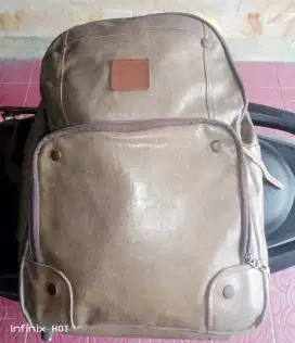 Tas kulit sintetis