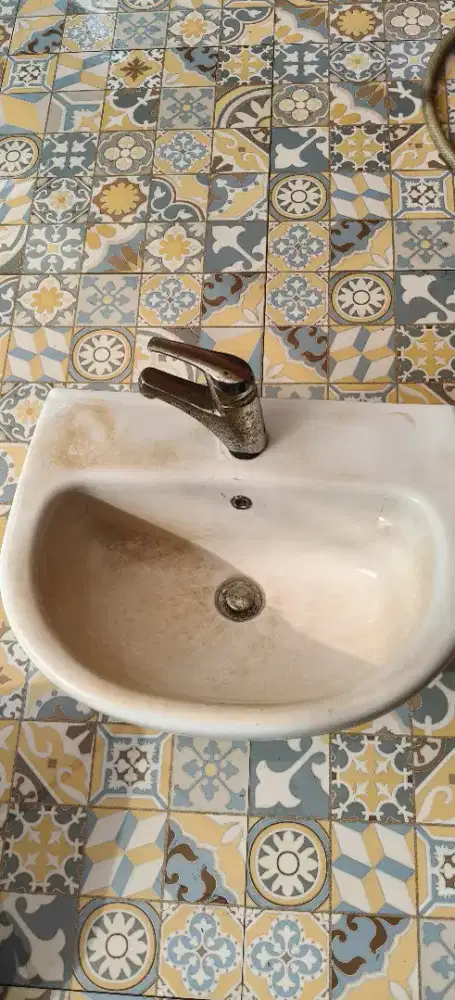 wastafel set dengan kran hansgrohe