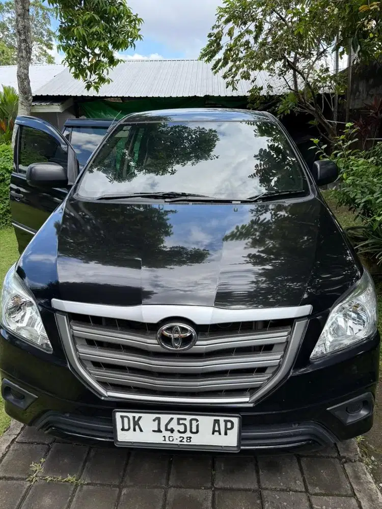 Jual innova type E manual warna hitam asli DK kondisi OK