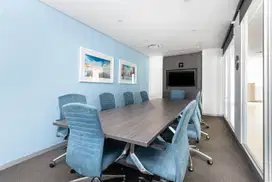 Pesan ruang kantor terbuka untuk segala ukuran bisnis di HQ Delft Apartment