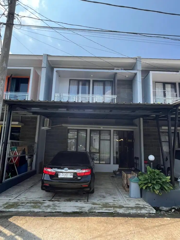 Over kredit rumah 2 lantai full furnished nyaman