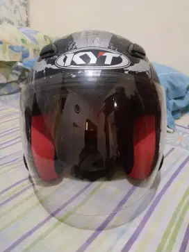 Helm KYT motif Venom original bersih uk L