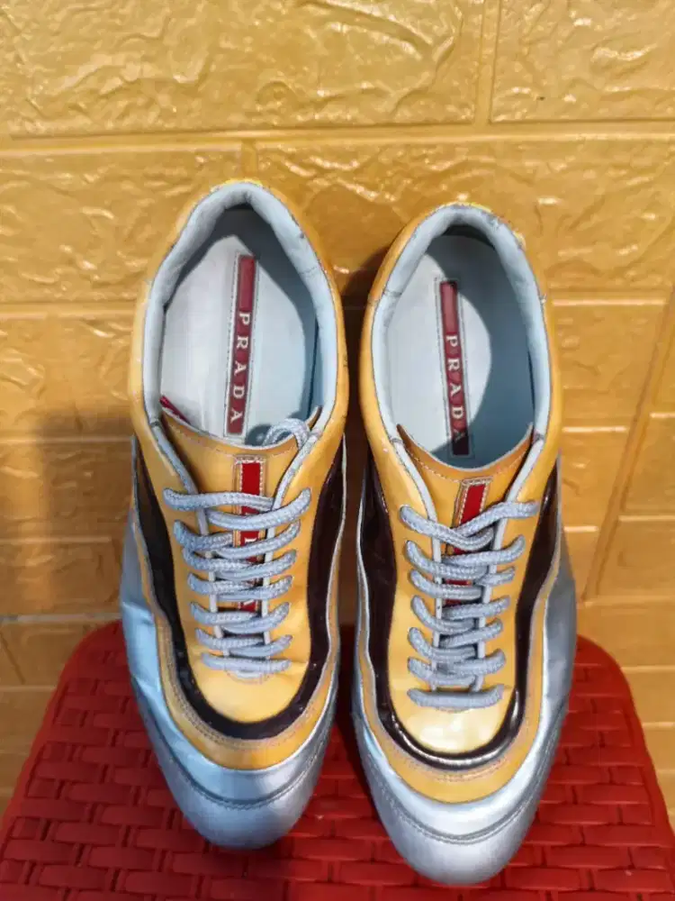 Sepatu Merk Prada