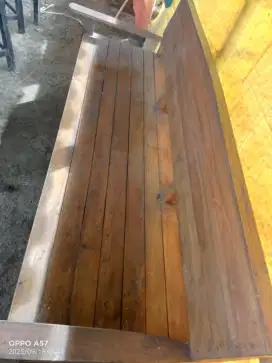 Kursi panjang bekas