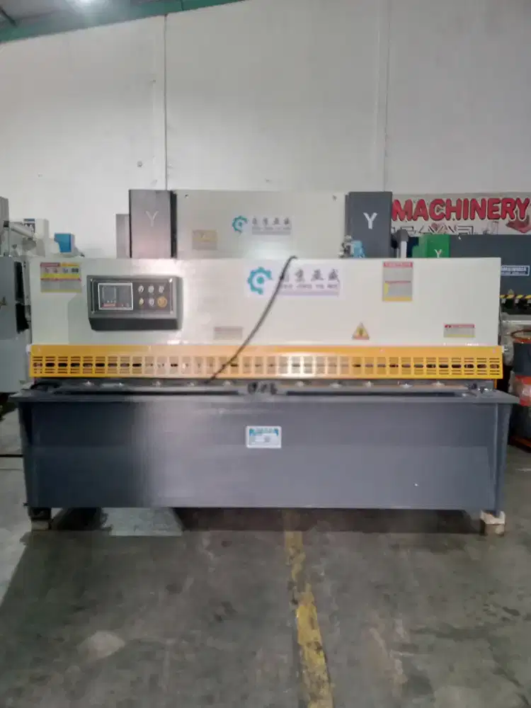 Mesin shearing potong 6 x 2500mm
