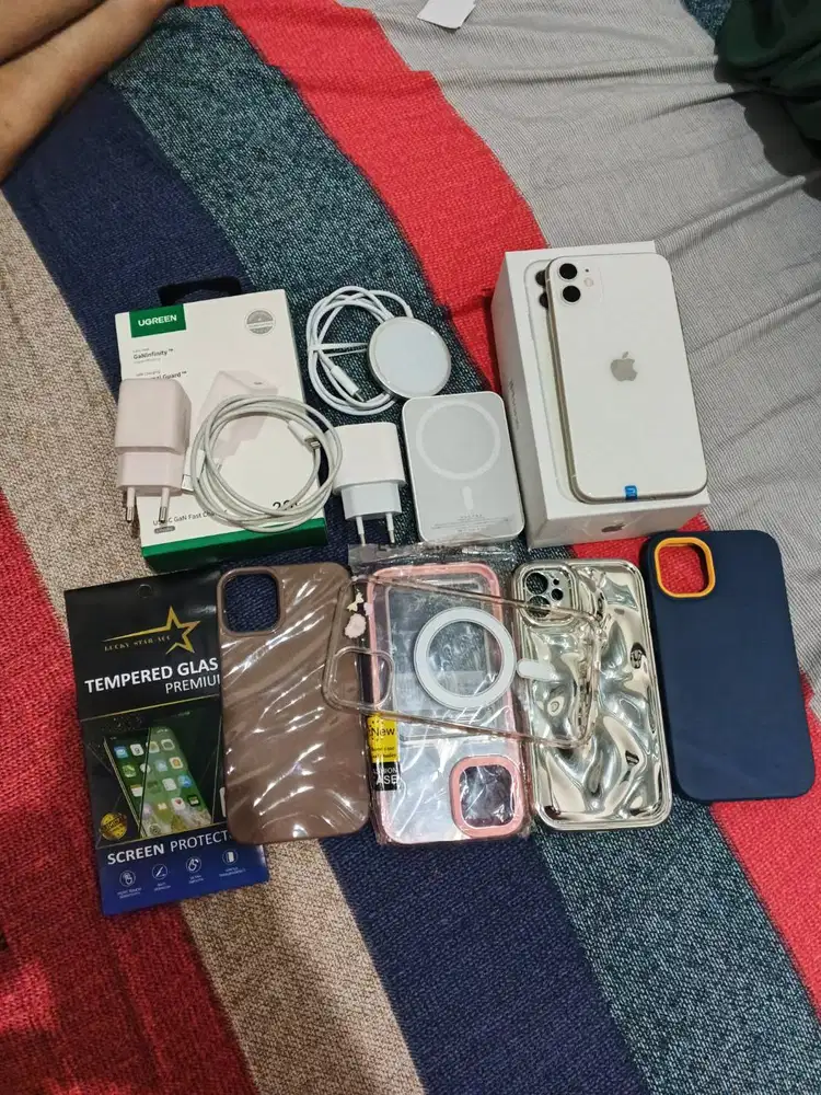Di jual hp iPhone 11 ram64 (inter)