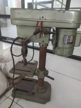 Mesin Bor duduk bekas