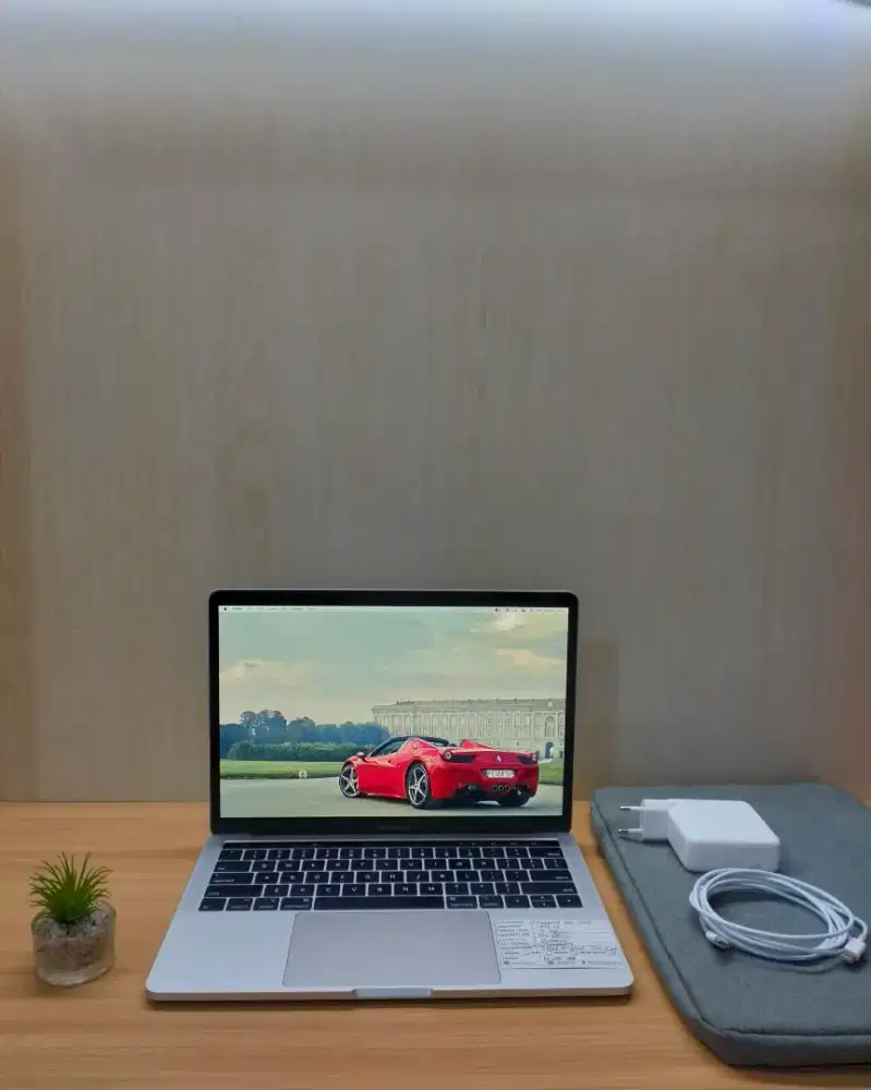 Macbook Pro touch bar 2019