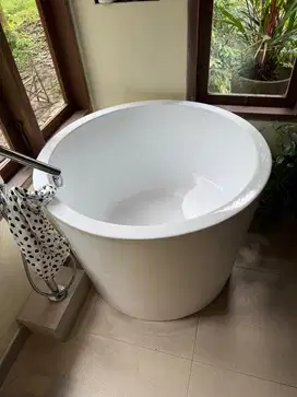 Dijual Bathtub Bulat Bekas di Bali – Kondisi Bagus