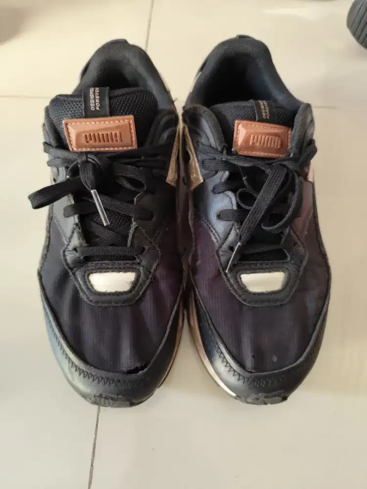 Sepatu Puma Hitam