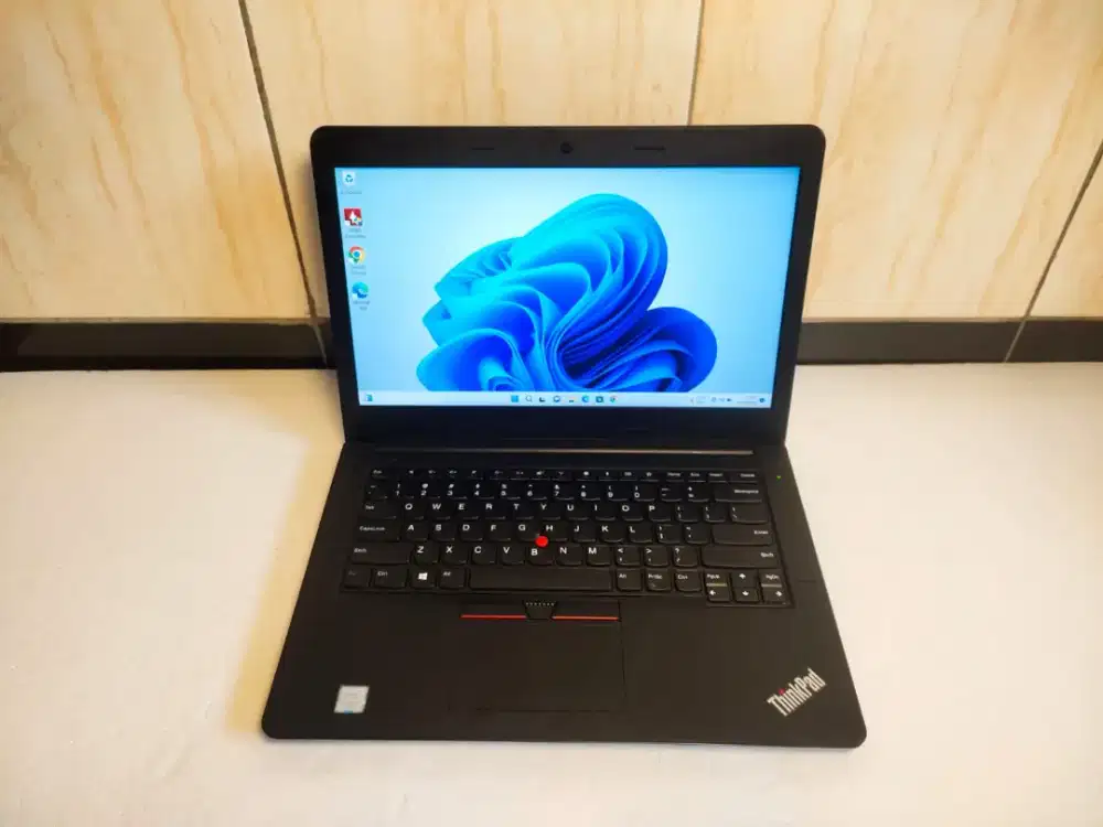 A677 Lenovo thinkpad E470 core i3-7200U Ram 8GB ssd 256 layar full hd