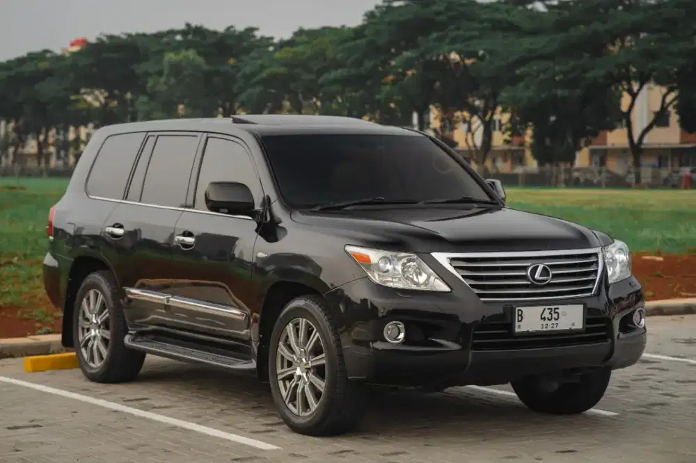 Lexus LX570 Luxury AT 2011 Good Condition