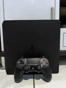 PS4 slim 1TB SECOND