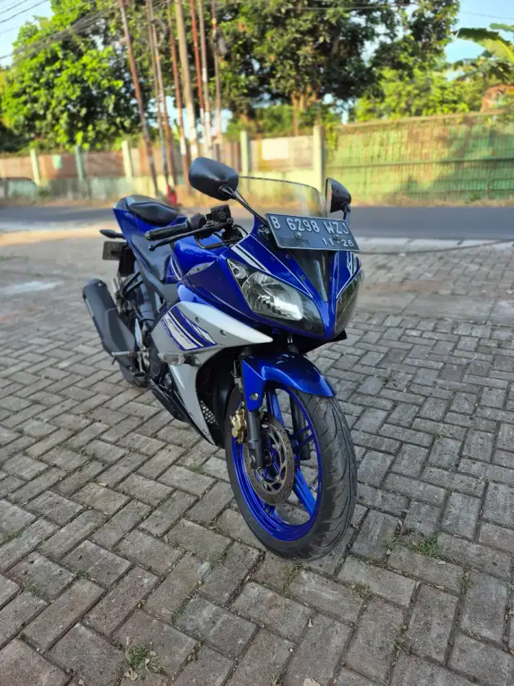 Dijual Yamaha R15 V2 tahun 2016 pajak hidup panjang mesin bagus