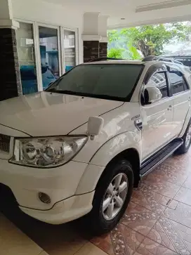 Toyota Fortuner Trd   2,7 matik  2011 km low