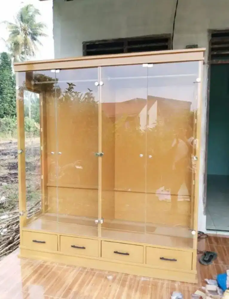 LEMARI PAKAIAN GANTUNG