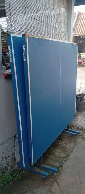 Meja tenis masih layak pakai