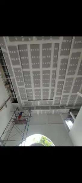 Furniture dekorasi plafon gypsum dan partisi gypsum murah cpat efisien
