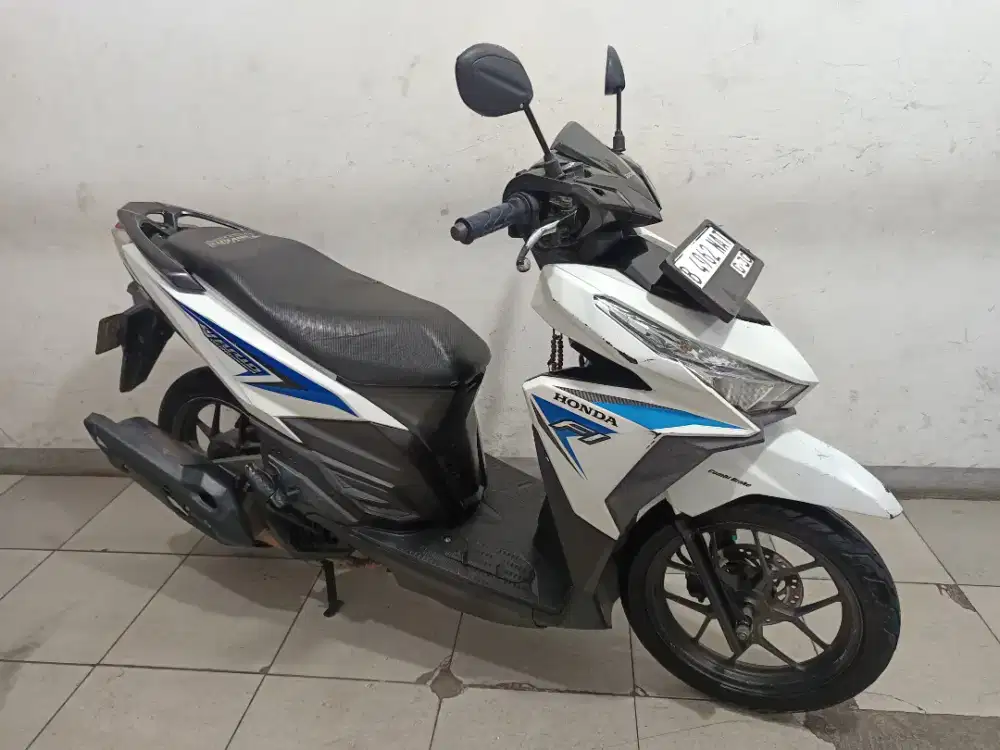 Honda vario led 125 iss cbs 2015 lengkap bagus
