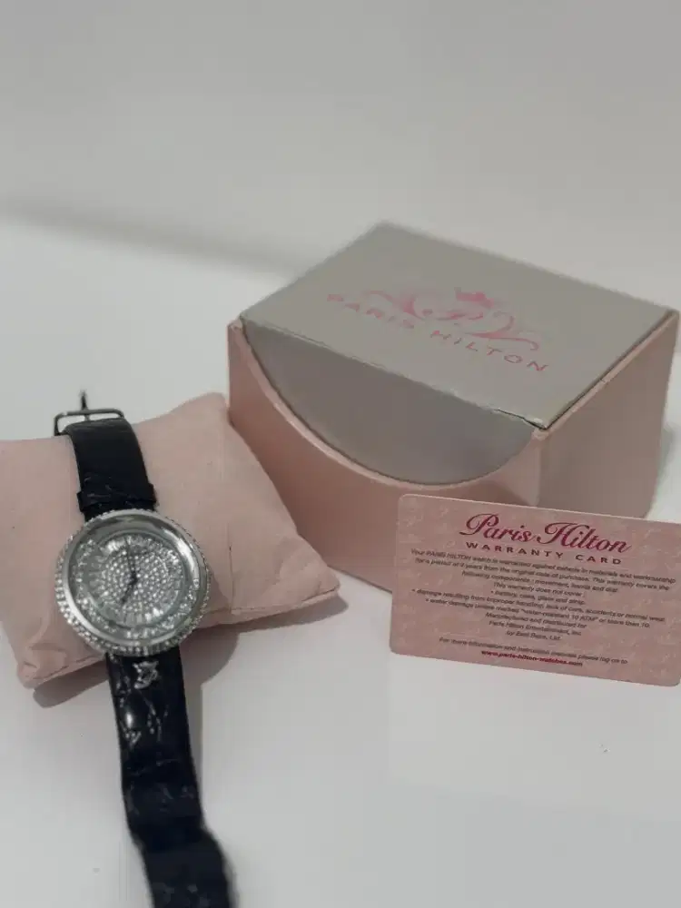 Jam tangan Paris Hilton