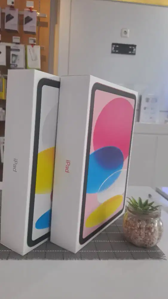 Apple pad 11 ready warna silver dan pink.bisa kredit