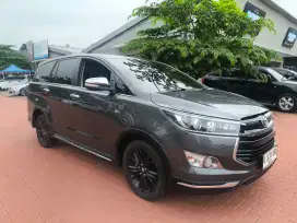 TOYOTA VENTURER 2.0AT LOW ODO 2017