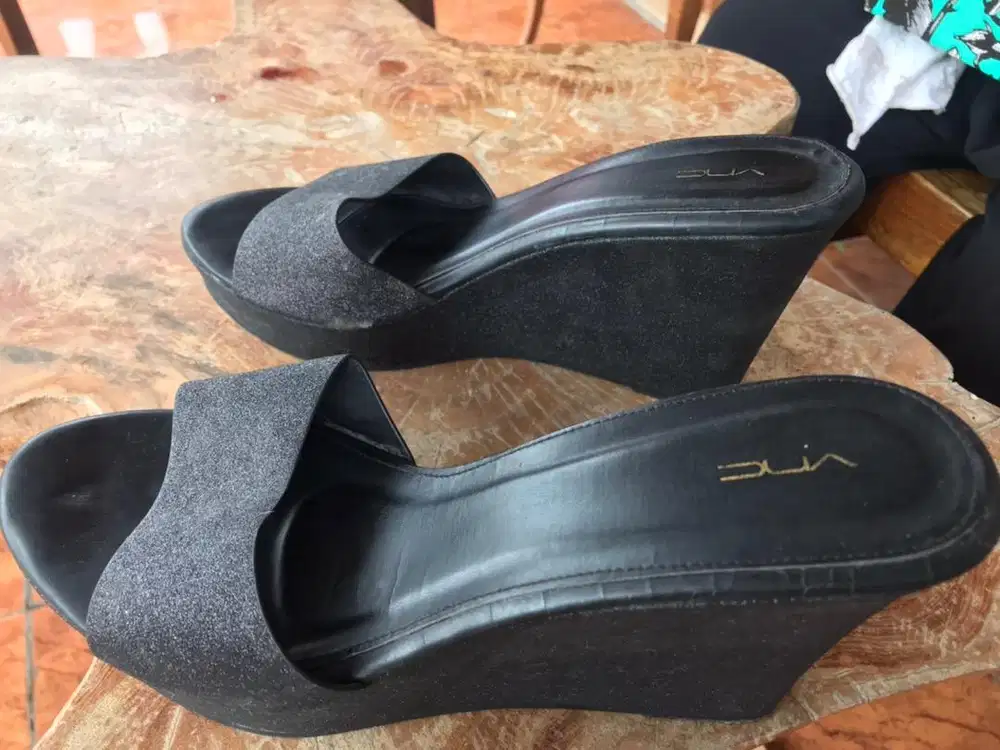 wedges merek Vinci (VNC) authentik size 40