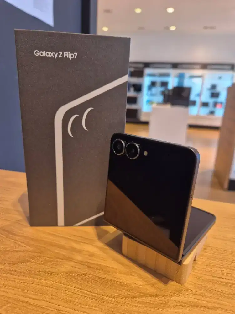 Samsung Z Flip 7 12/256gb Promo Cicilan Bunga 0% dan Voucher Belanja